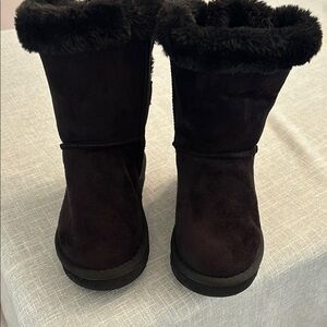 UGG Black Boots with Fur Trim and Bows